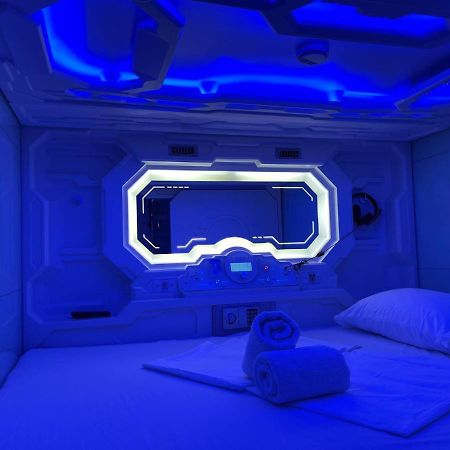 Bmax Spacepods Sleep In Space - 4Mins From Mactan Airport 麦克坦 外观 照片