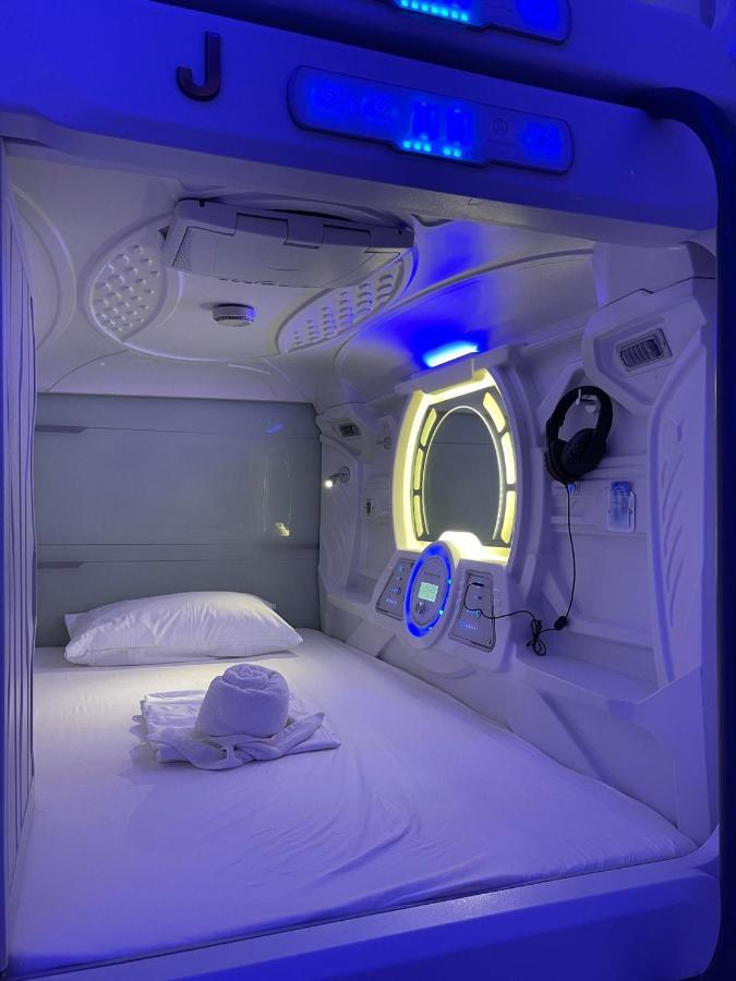 Bmax Spacepods Sleep In Space - 4Mins From Mactan Airport 麦克坦 外观 照片