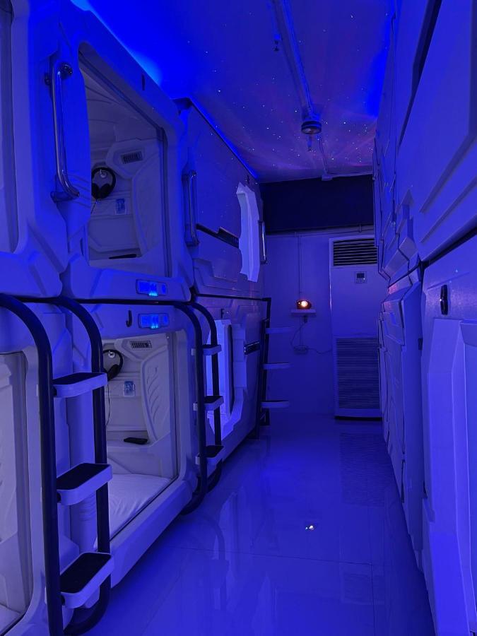 Bmax Spacepods Sleep In Space - 4Mins From Mactan Airport 麦克坦 外观 照片