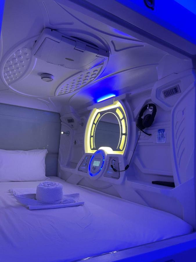 Bmax Spacepods Sleep In Space - 4Mins From Mactan Airport 麦克坦 外观 照片