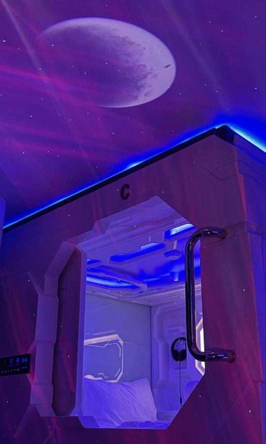 Bmax Spacepods Sleep In Space - 4Mins From Mactan Airport 麦克坦 外观 照片