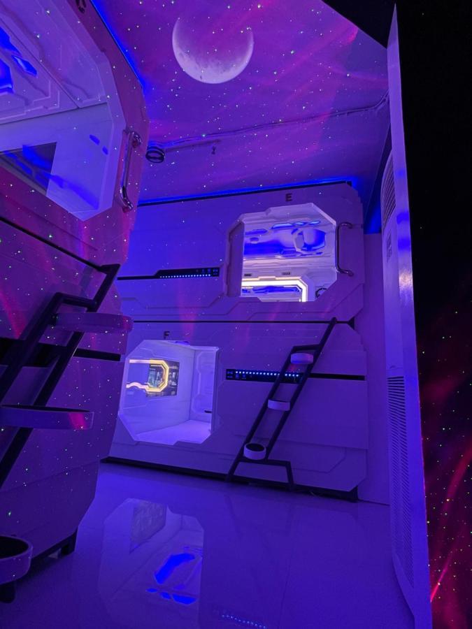 Bmax Spacepods Sleep In Space - 4Mins From Mactan Airport 麦克坦 外观 照片