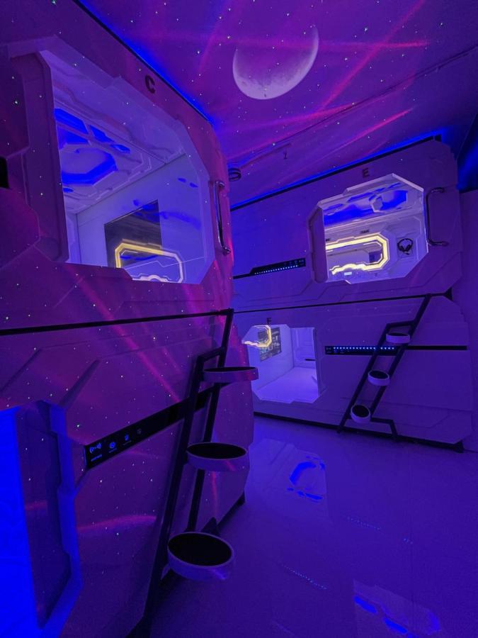 Bmax Spacepods Sleep In Space - 4Mins From Mactan Airport 麦克坦 外观 照片